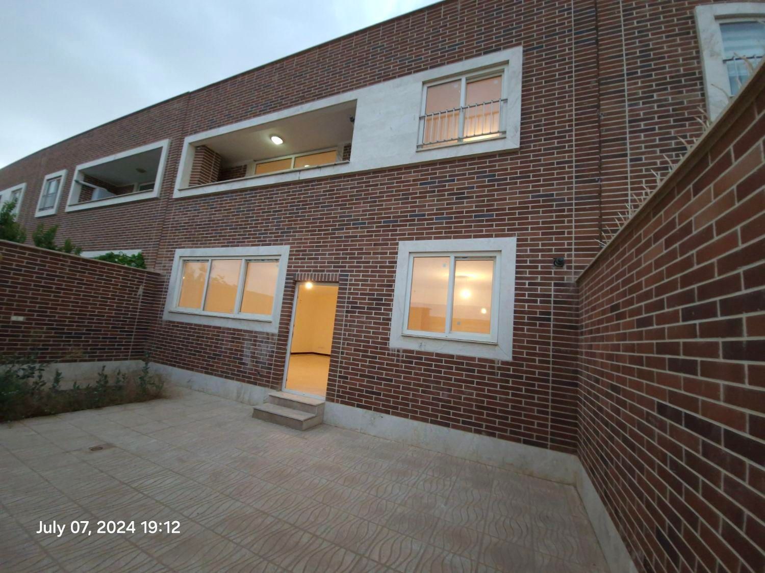 فروش/معاوضه ۲طبقه ویلایی ۲کله شهرک امید شاهین شهر|فروش خانه و ویلا|شاهینشهر, شهرک امید|دیوار