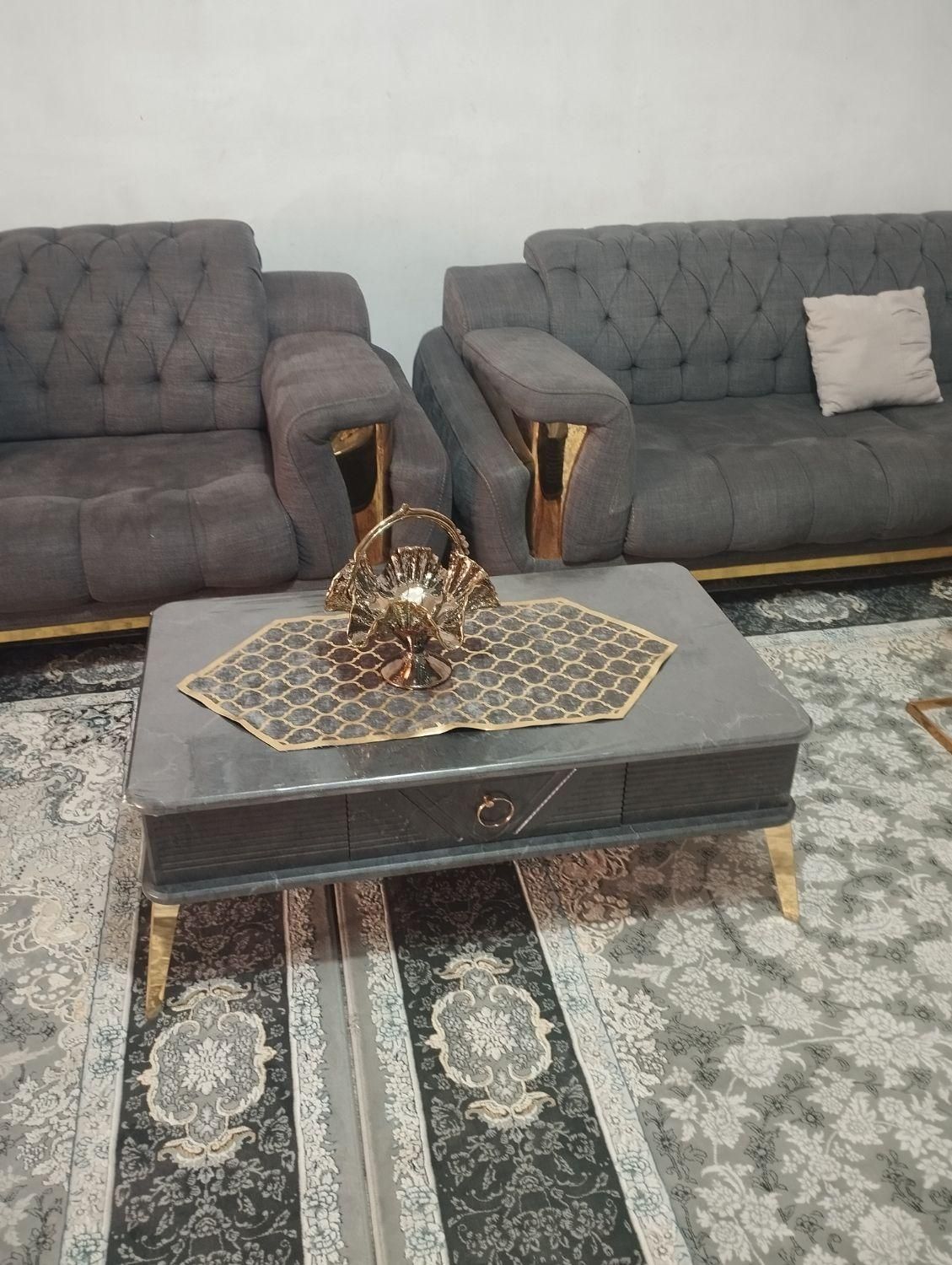 مبل ۸ نفره چستر باجلومبلی عسلی|مبلمان خانگی و میز عسلی|گلستان (تهران), |دیوار