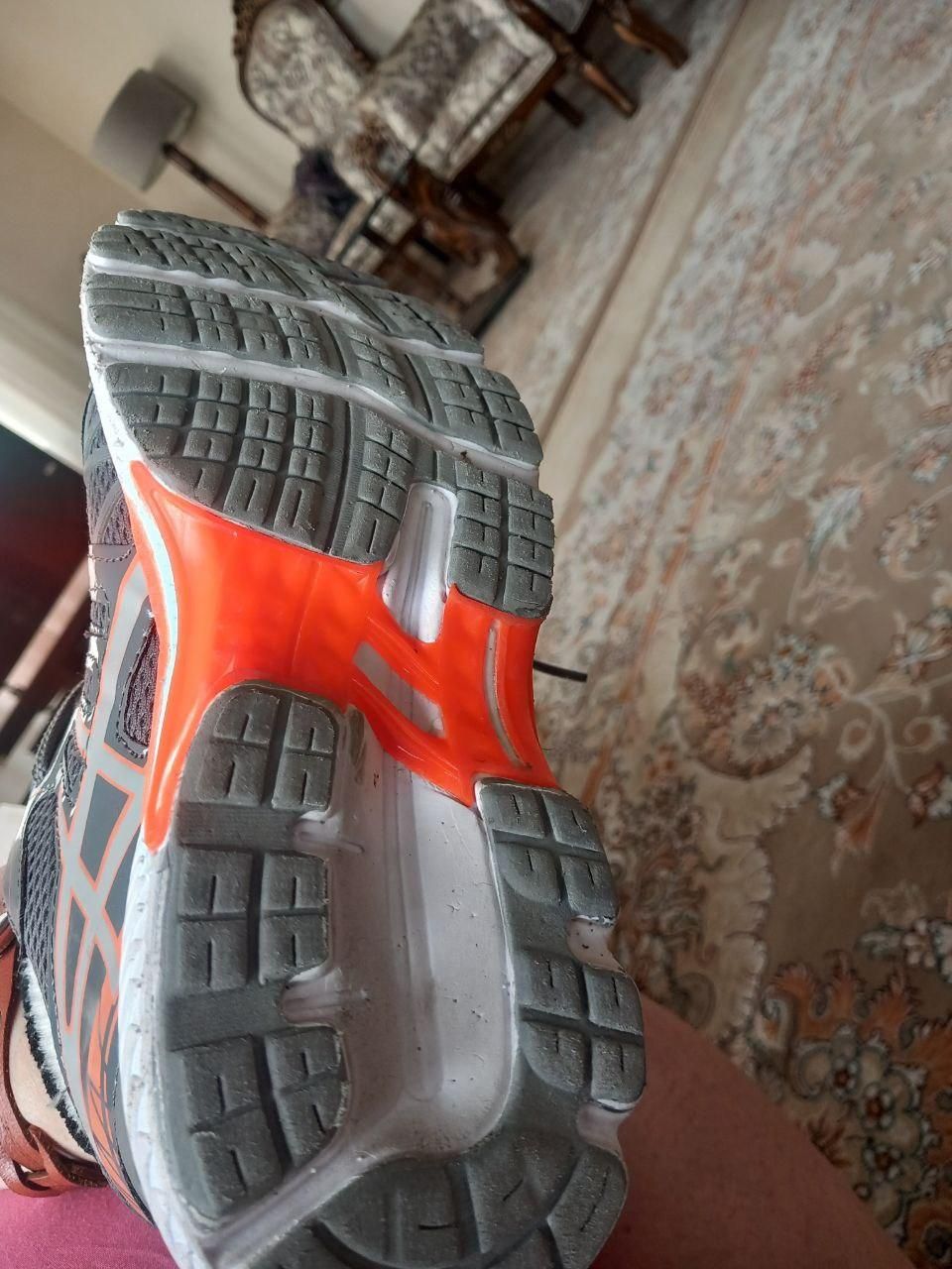کتونی asics  سایز ۳۷  یکبار پوشیده شده  ۵۹۰ تومن|کیف، کفش، کمربند|مشهد, هفت تیر (حافظ)|دیوار