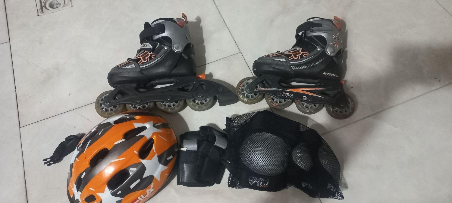 اسکیت اصل فیلا کم کارکرد بهترین سایز بچه گونه کامل|دوچرخه، اسکیت، اسکوتر|ری, شهادت|دیوار