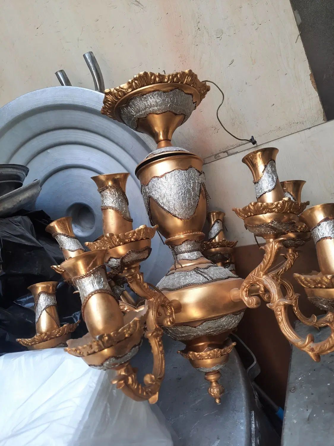 لوستر برنجی و برنز  کاملا سالم|لوستر و چراغ آویز|تهران, تهرانپارس شرقی|دیوار