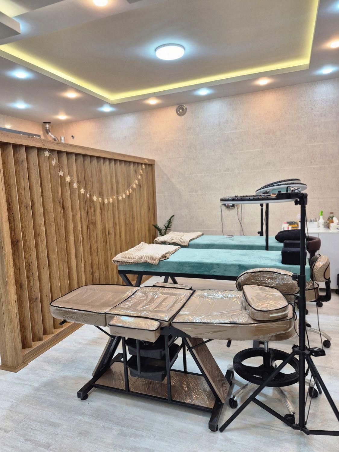 تخت تتو بدن و صورت، سه تیکه،چهار تیکه|آرایشگاه و سالن‌های زیبایی|خمینی‌شهر, |دیوار