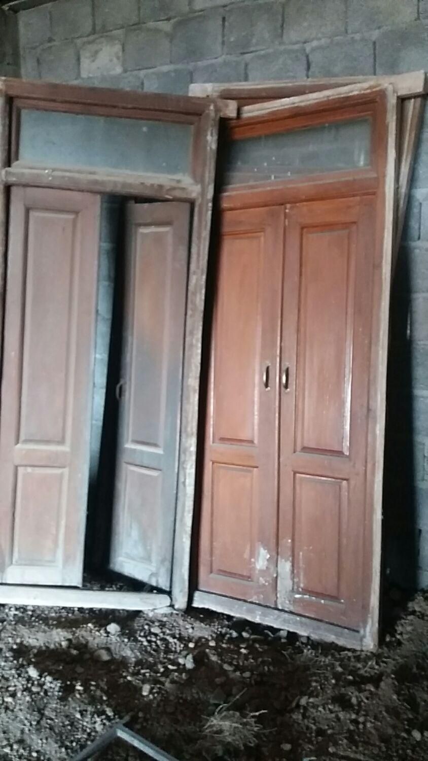 درب چوبی قدیمی|کلکسیون اشیاء عتیقه|اصفهان, آبشار|دیوار