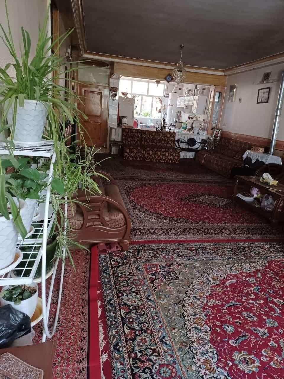 منزل ویلائی دوطبقه|فروش خانه و ویلا|شاهین‌شهر, گزبرخوار|دیوار