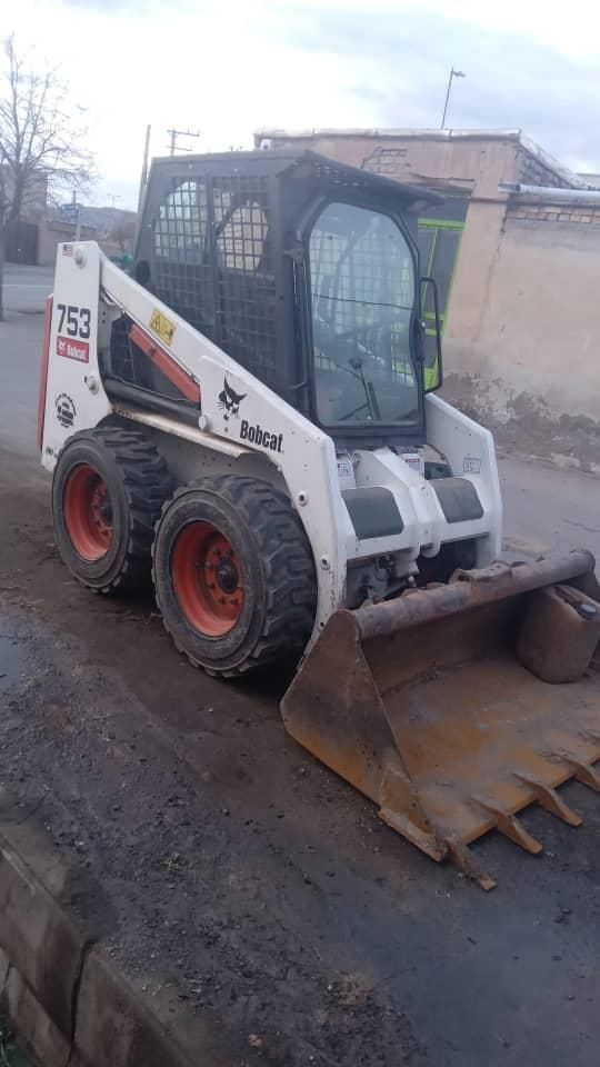 حمل خاک ونخاله خاکبرداری بابابکت بیل و خاور ماسه|خدمات حمل و نقل|قزوین, |دیوار