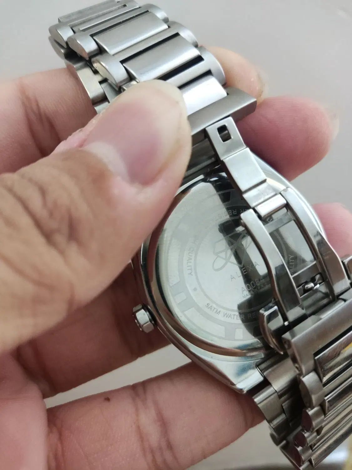 ساعت مچی زیبا|ساعت|اسفراین, |دیوار