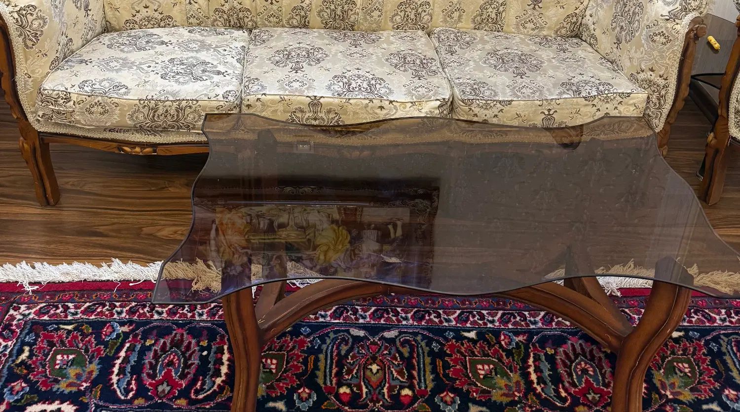 مبلمان سلطنتی ۹ نفره سالم به همراه میز عسلی|مبلمان خانگی و میز عسلی|زنجان, |دیوار