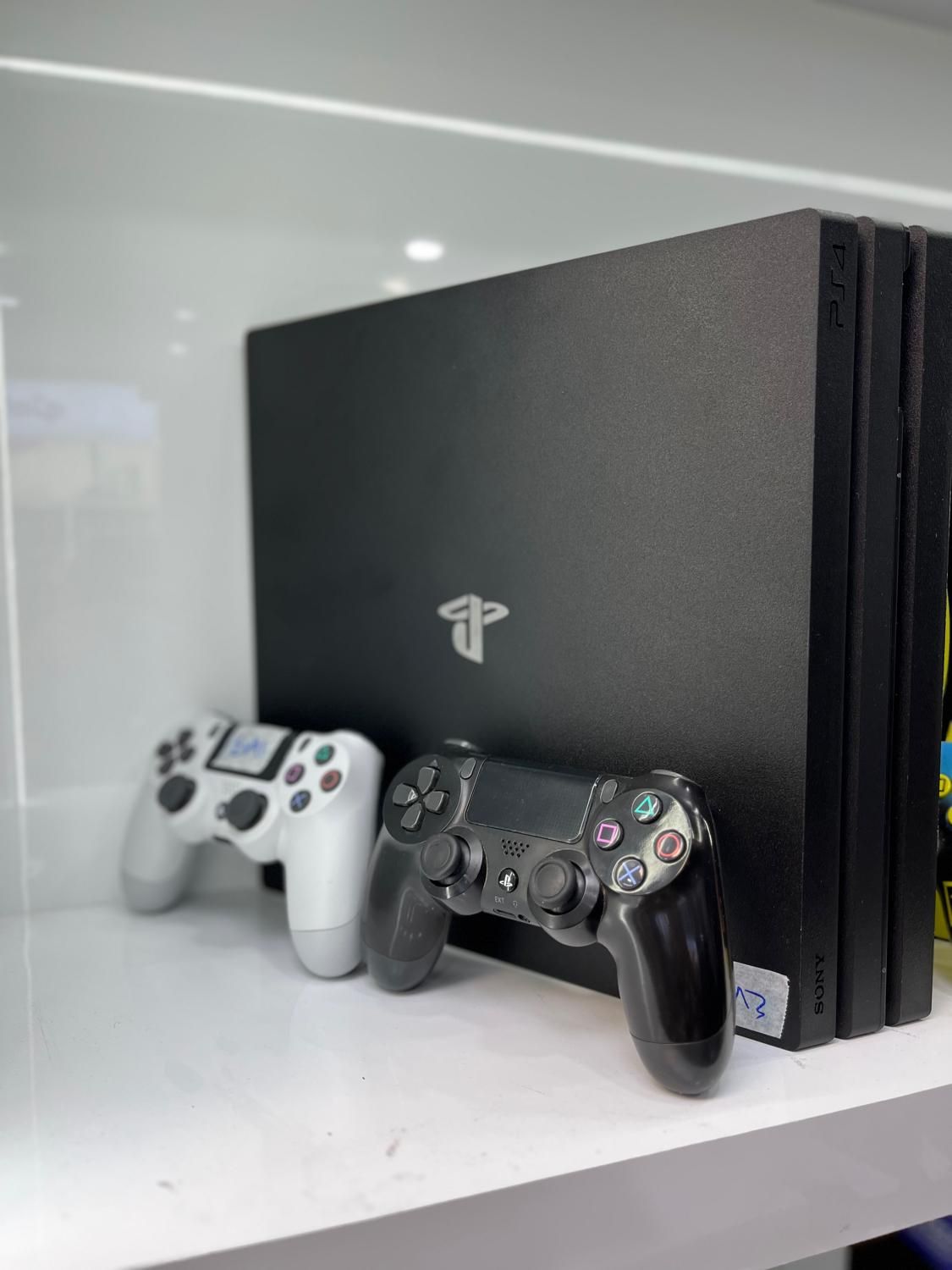 ps4 pro در حد اکبند بدون یک ریال پول پیش بخرش|کنسول، بازی ویدئویی و آنلاین|اصفهان, مفتح|دیوار