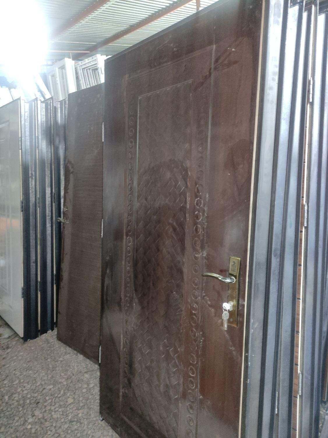 چوبی با چهار چوب کف پهن|مصالح و تجهیزات ساختمان|قم, دانش|دیوار