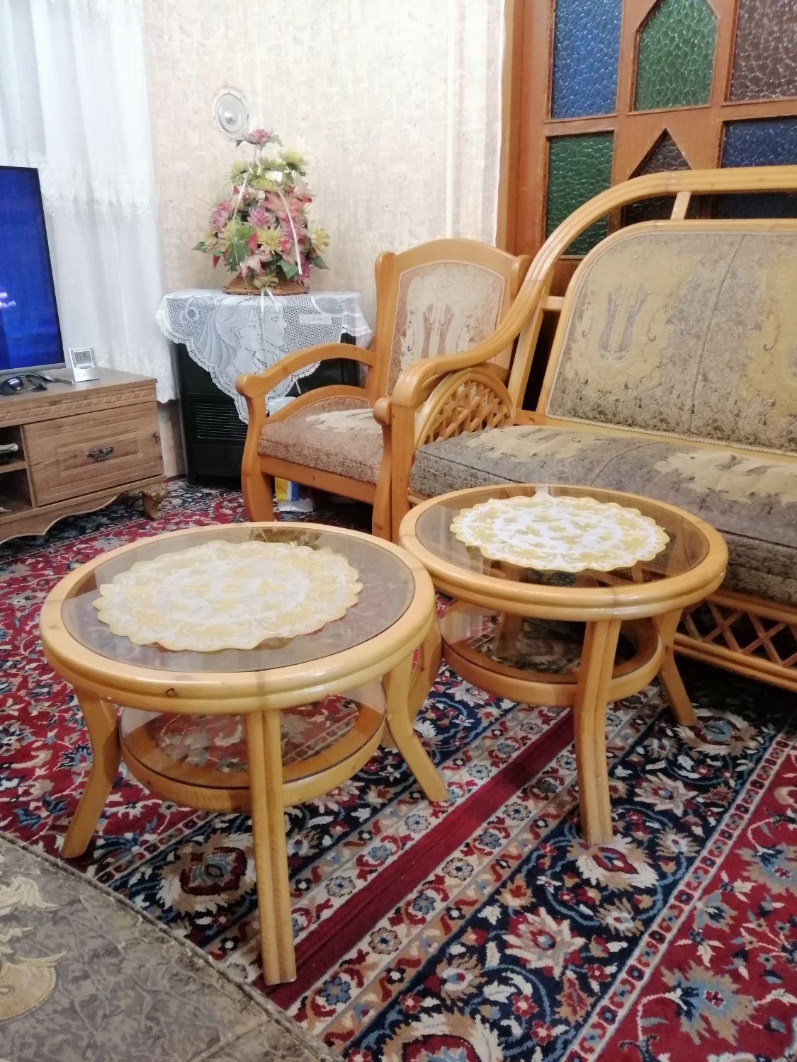 میزوسط مبلی به همراه میزعسلی|مبلمان خانگی و میز عسلی|رشت, استقامت 1|دیوار