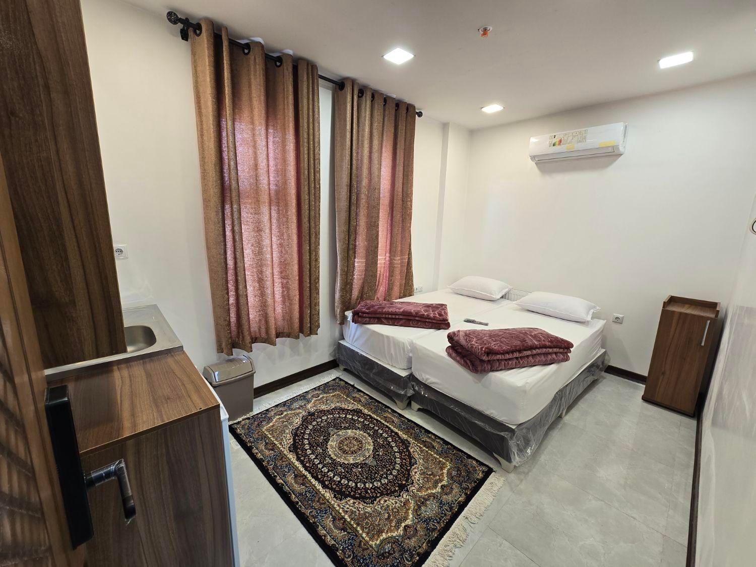 هتل آپارتمان آمنه درنزدیک ترین نقطه به حرم مطهر|اجارهٔ کوتاهمدت آپارتمان و سوئیت|قم, ارم|دیوار