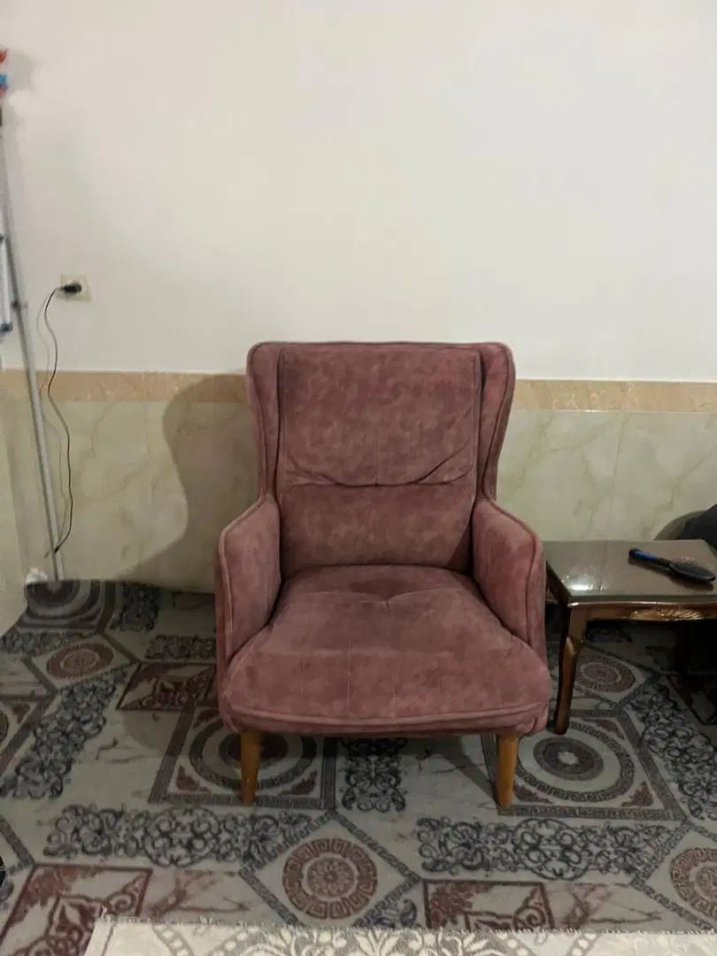 فروش مبل راحتی ۵نفره به همراه میز جلو مبلی و گلدان|مبلمان خانگی و میز عسلی|رباط‌کریم, رباط‌کریم|دیوار