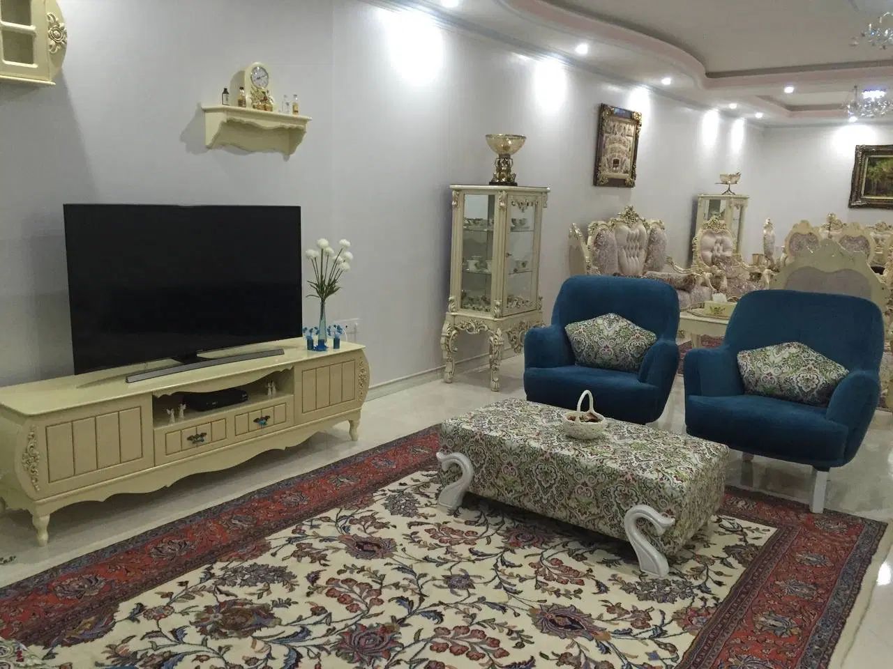 مبلمان راحتی ۴ نفره به همراه ناهارخوری ۴ نفره پاف|مبلمان خانگی و میز عسلی|تهران, آبشار تهران (دریاچه)|دیوار