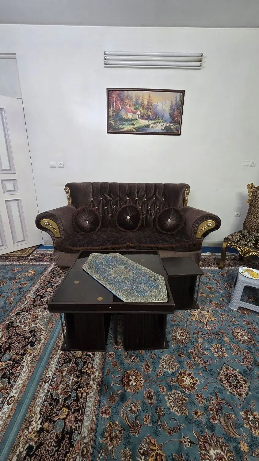مبل ۶ نفره و میز جلو مبلی|مبلمان خانگی و میز عسلی|تهران, چهارصد دستگاه|دیوار