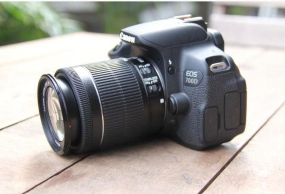 دوربین Canon 700D، فروش ترجیحا به دانشجو|دوربین عکاسی و فیلم‌برداری|تهران, شریف|دیوار
