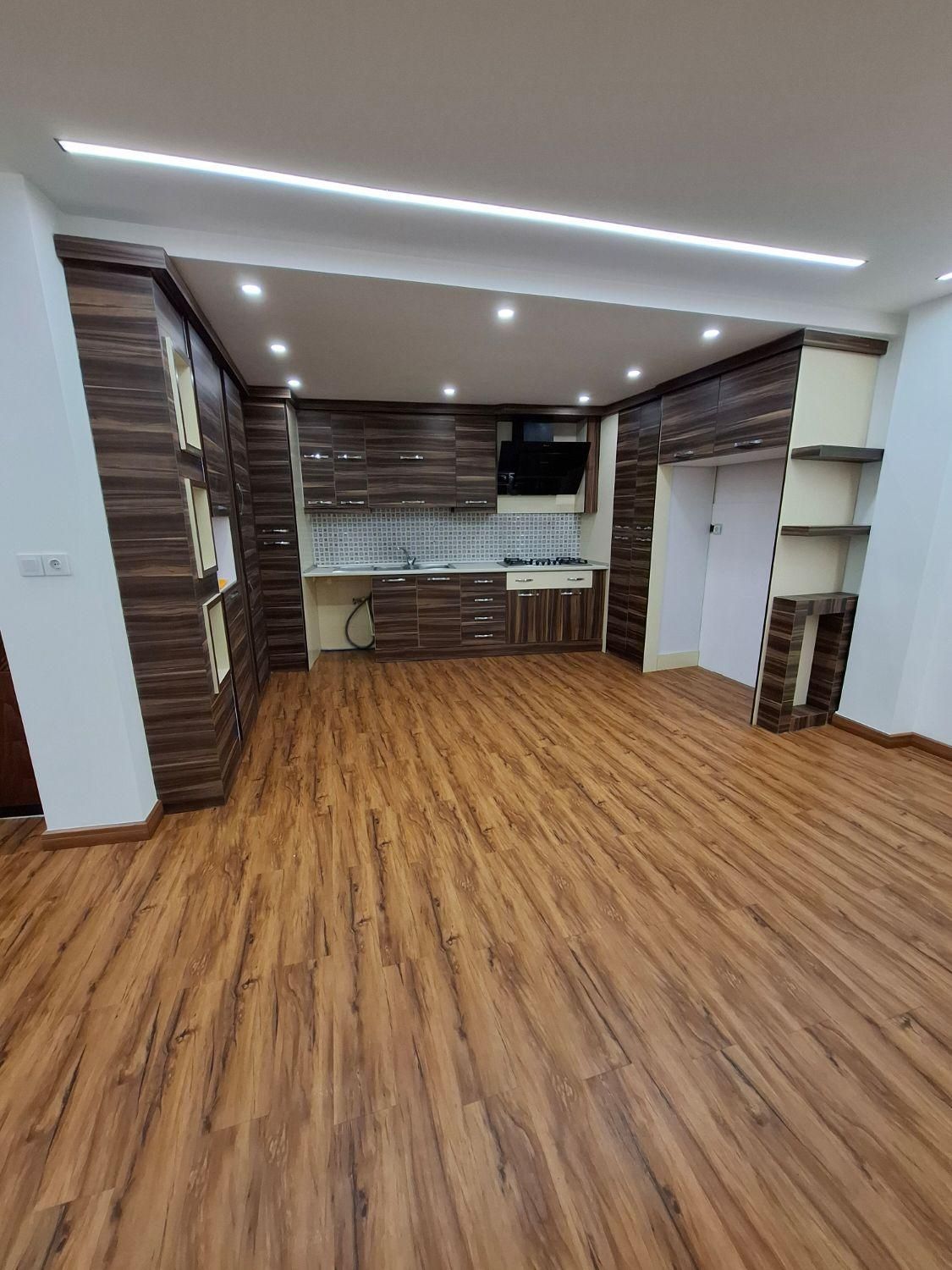 فروش آپارتمان ۸۲ متری در معلم/ تاپ لوکیشن|فروش آپارتمان|رشت, حسین آباد|دیوار