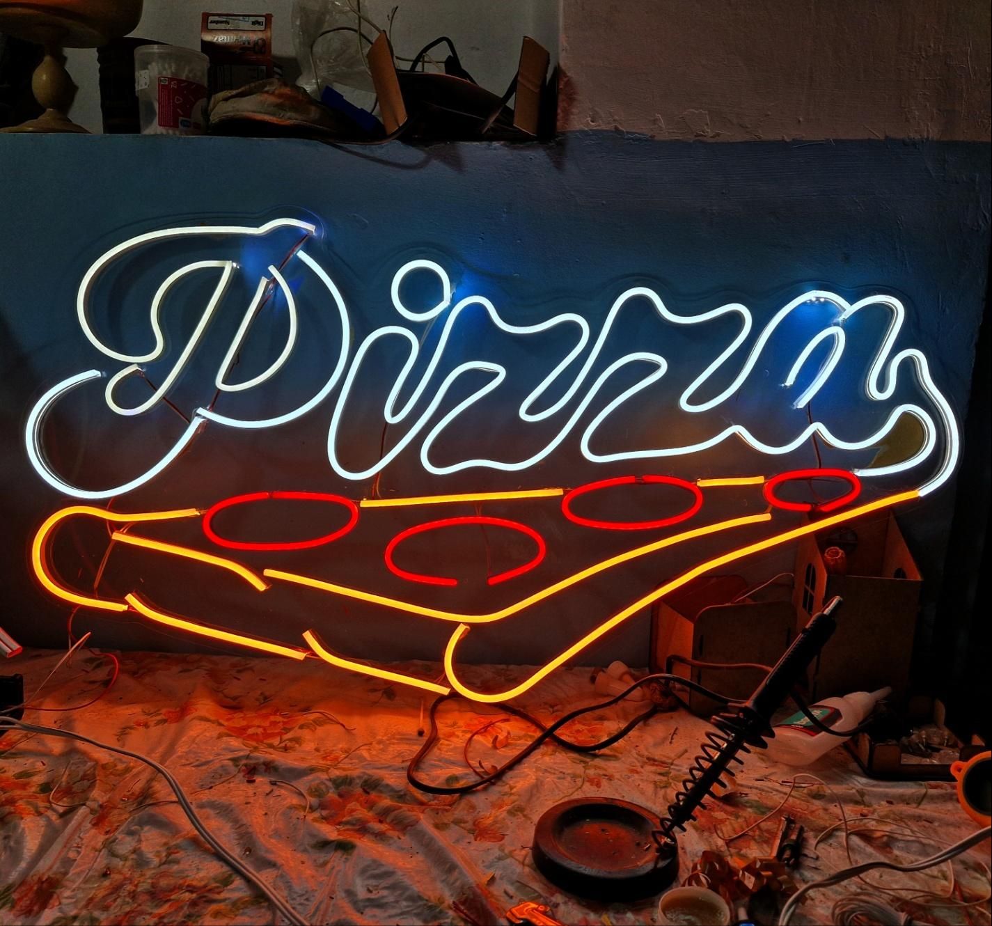 خدمات تابلوسازی لیزر نئون چنلیوم|خدمات پیشه و مهارت|خمینی‌شهر, |دیوار