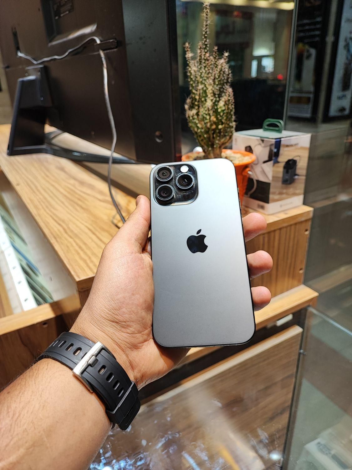 اپل iPhone 16 Pro Max با حافظهٔ ۲۵۶ گیگابایت|موبایل|اراک, |دیوار