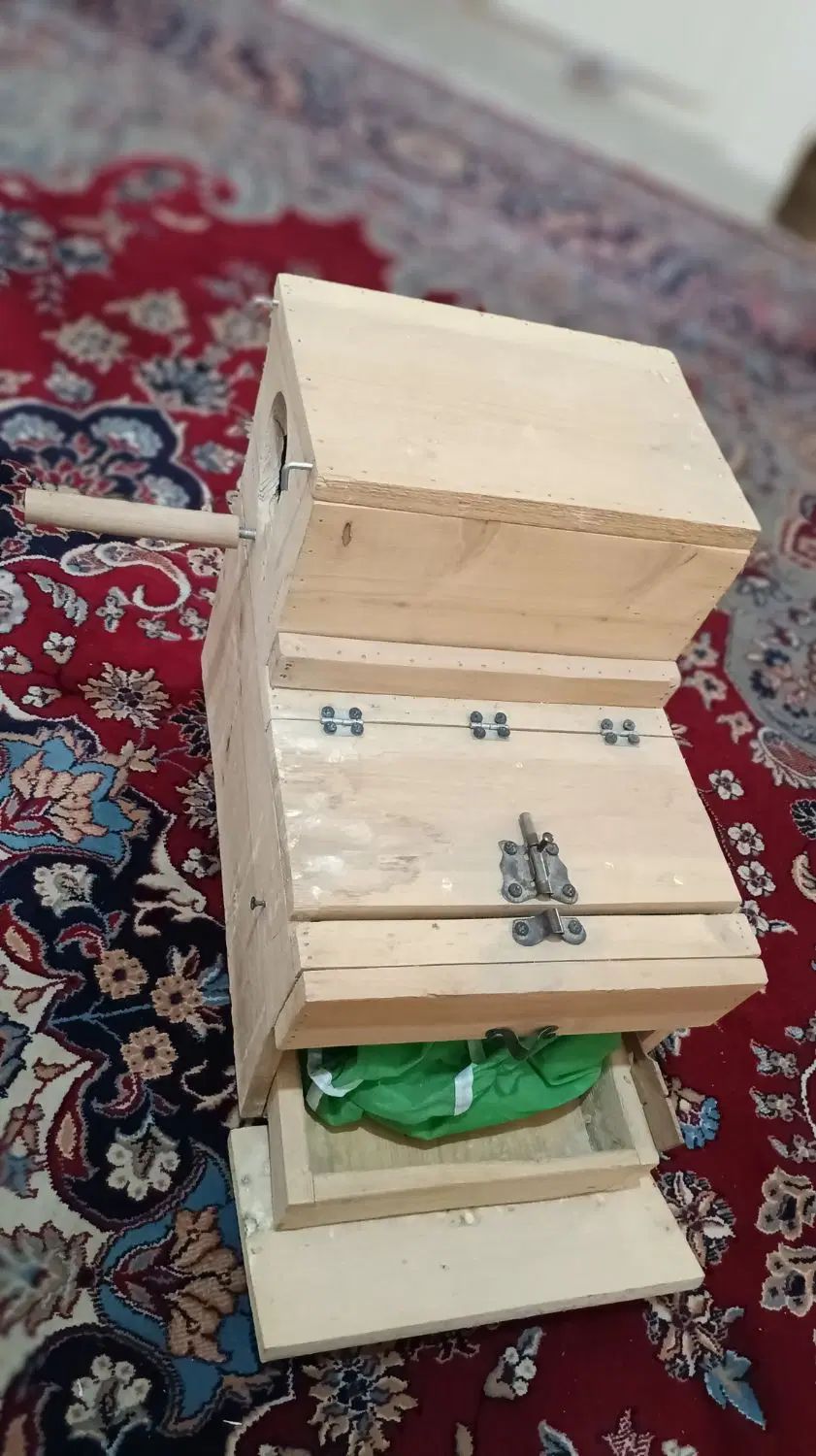 لانه بزرگ طوطی سانان جنس چوب روسی و در حد نو|لوازم جانبی حیوانات|اصفهان, شفق|دیوار