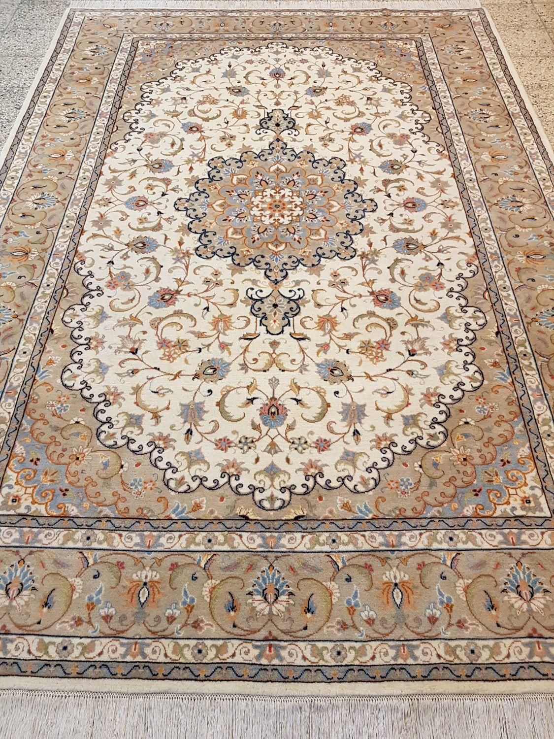 قالی دستباف ۹متری کاشان کرم نقشه لچک‌ترنج جهاد یزد|فرش|تهران, بازار|دیوار