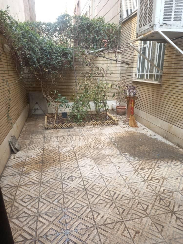 ۹۰متر حیاط دوطبقه امیربهادر|فروش خانه و ویلا|تهران, امیر بهادر|دیوار