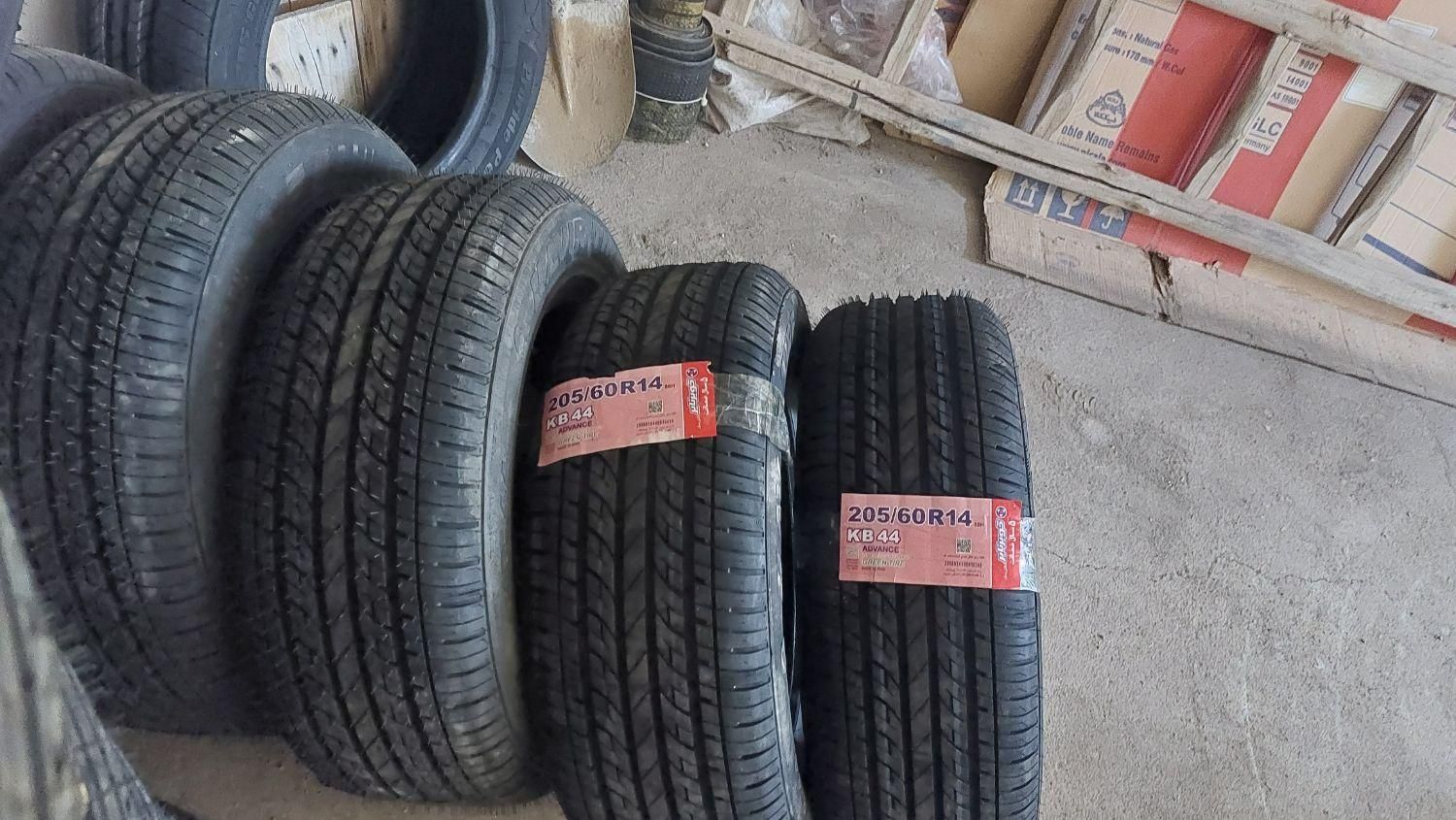 لاستیک بارز وکویرتایرپژو سمند ساینا(قیمت دولتی)|قطعات یدکی و لوازم جانبی|نهاوند, |دیوار