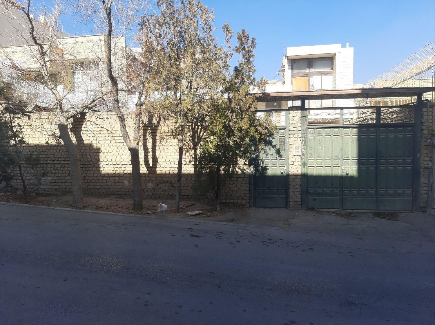 خانه ویلایی و کلنگی در کوی سپاهان|فروش زمین و ملک کلنگی|اصفهان, کوی سپاهان|دیوار