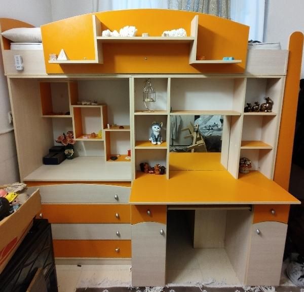 تخت همراه با کمد و میز دراور و کتابخانه و دکور|تخت و سرویس خواب|قم, شهید رجایی|دیوار