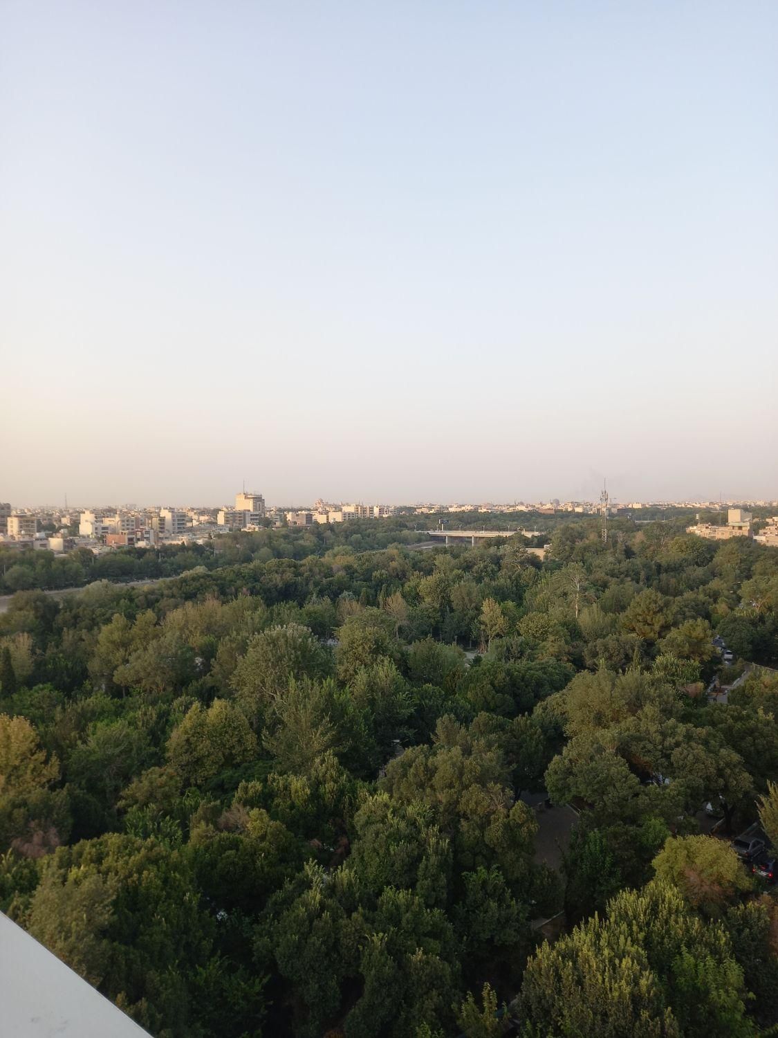 آپارتمان ۱۷۵متر بلوار آئینه خانه چشم انداز پارک|فروش آپارتمان|اصفهان, بوستان آینه خانه|دیوار