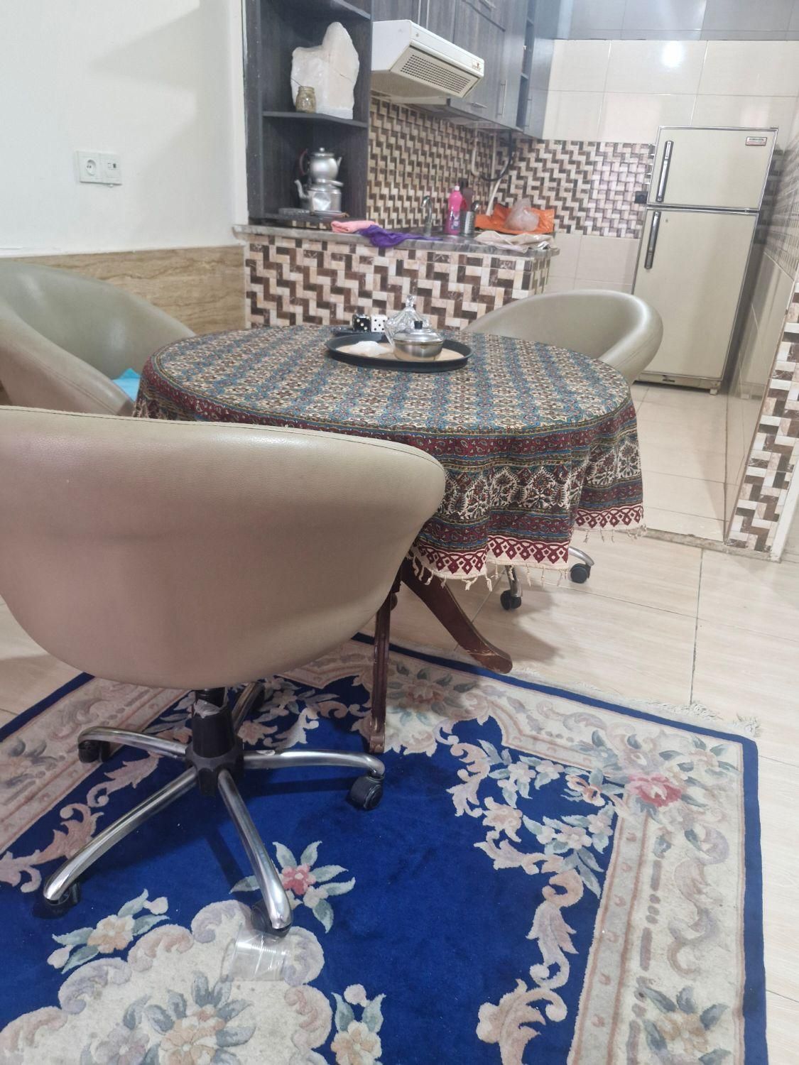 اجاره روزانه ۱۰۰ متر ویلای دربست مهرشهر|اجارهٔ کوتاه‌مدت آپارتمان و سوئیت|کرج, حسین‌آباد|دیوار