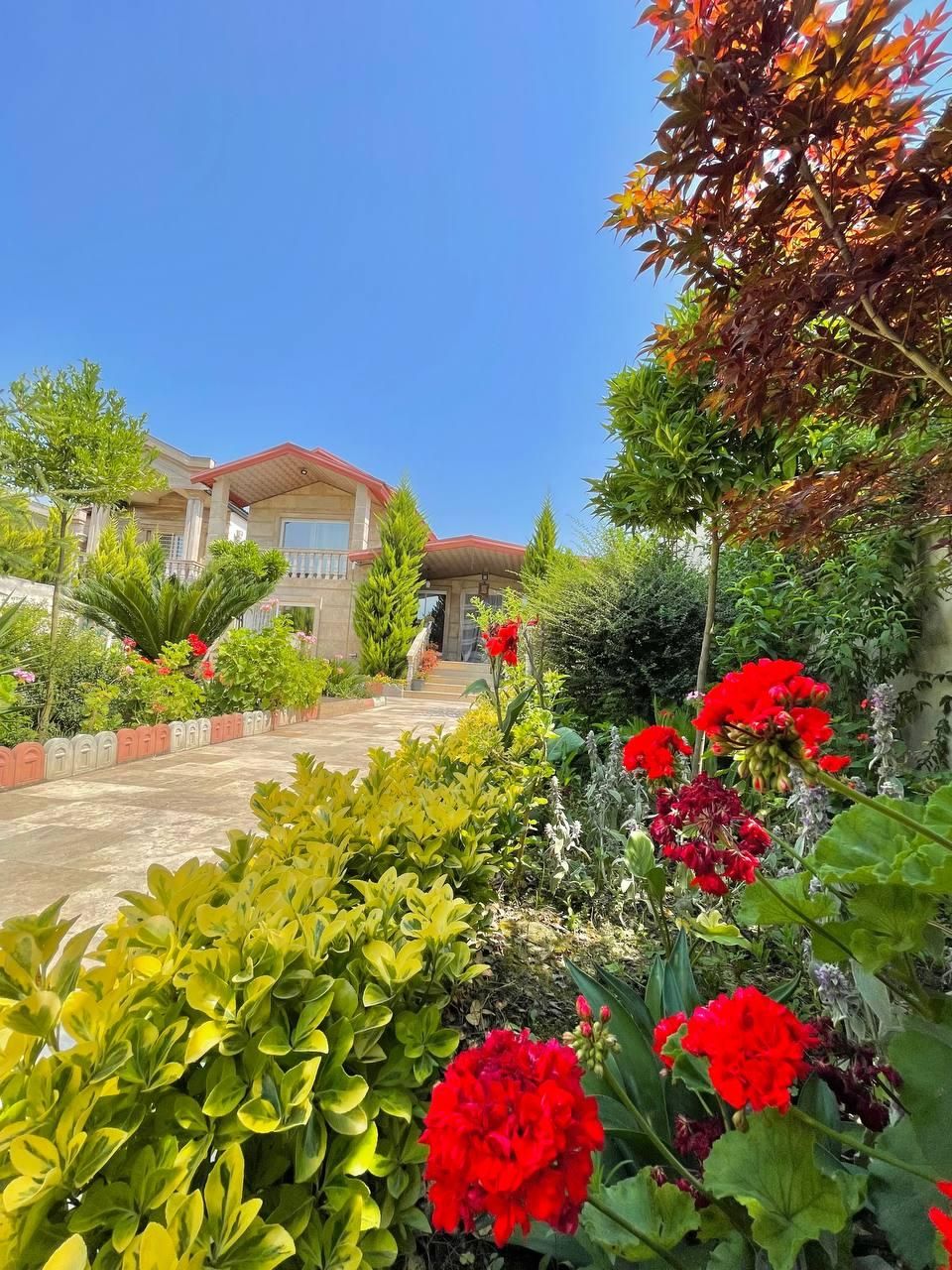 ویلا باغ سند تک برگ مناسب خانواده شهرک با نگهبانی|فروش خانه و ویلا|ساری, |دیوار