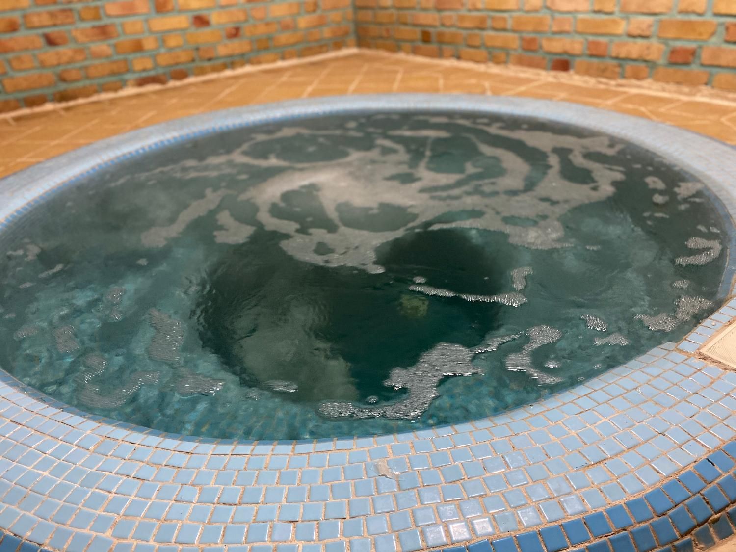 سوئیت فول امکانات با جکوزی اختصاصی|اجارهٔ کوتاهمدت آپارتمان و سوئیت|گرمسار, |دیوار