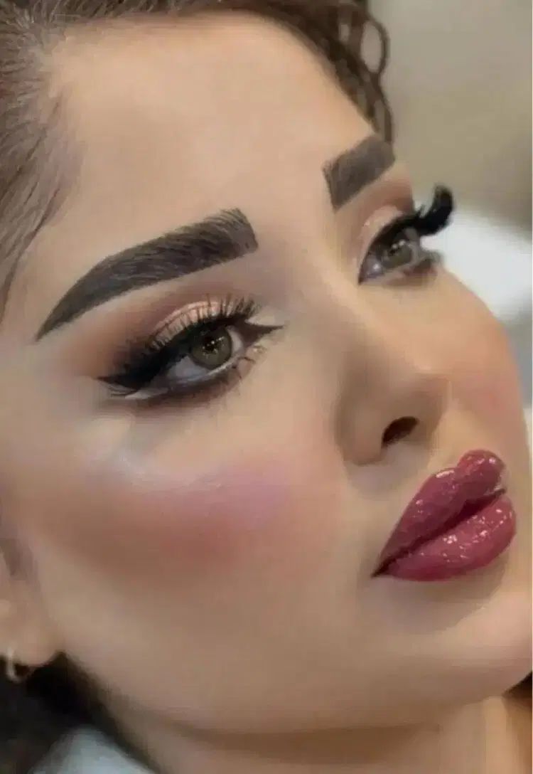 میکاپ و شنیون عروس و همراهی اقتصادی ولی با کیفیت|خدمات آرایشگری و زیبایی|تربت‌حیدریه, کاشانی|دیوار