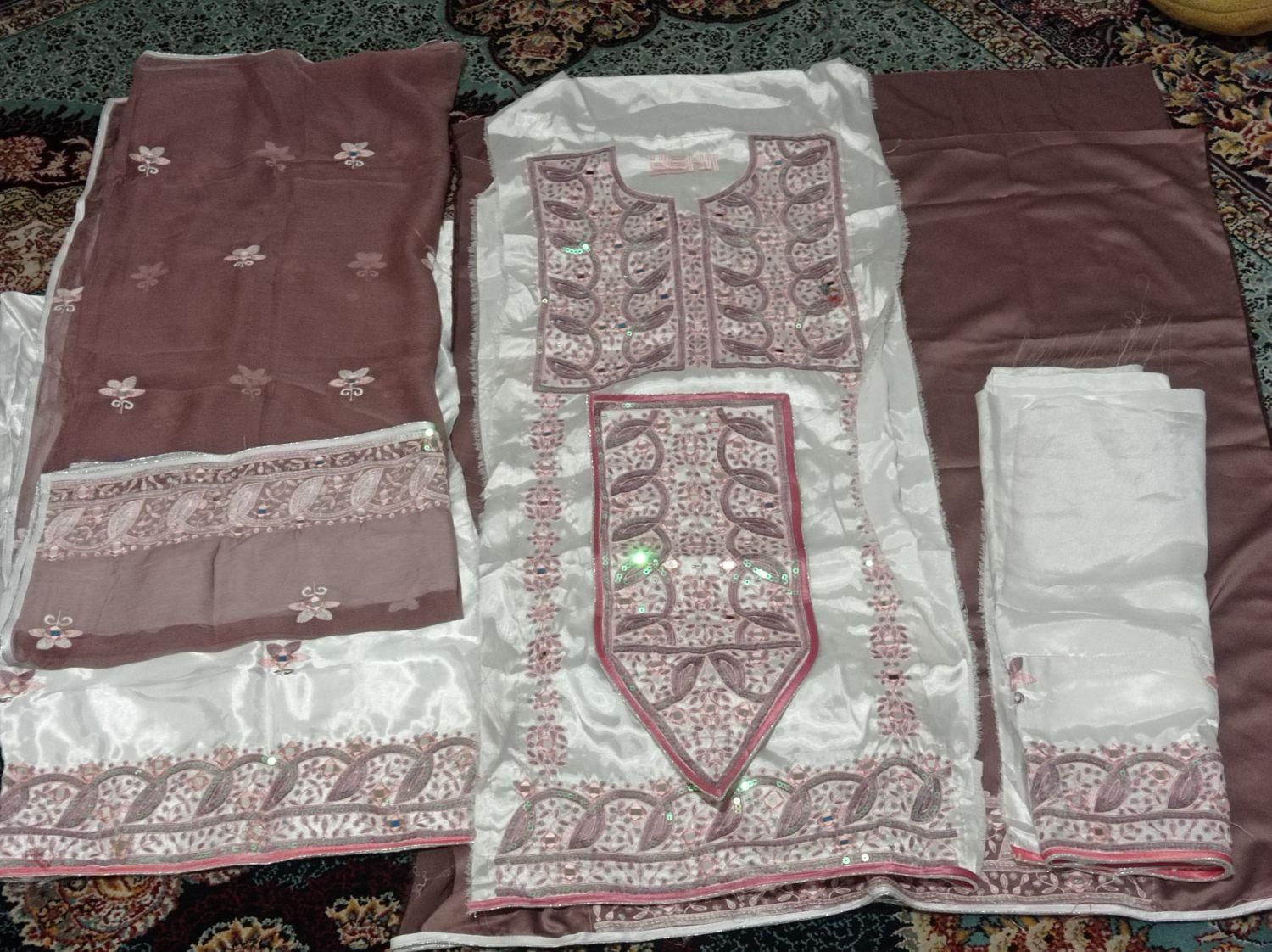 لباس هندی،  بلوچی|لباس|بیرجند, |دیوار