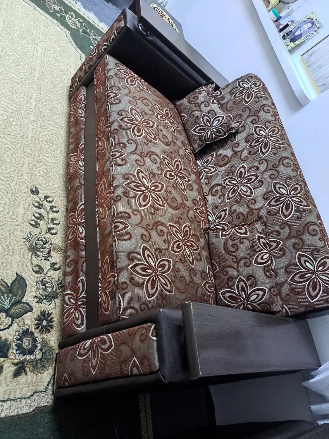 یک دست مبل ۷ نفره با جلو مبلی و یک عدد تشک طبی|مبلمان خانگی و میز عسلی|شفت, |دیوار