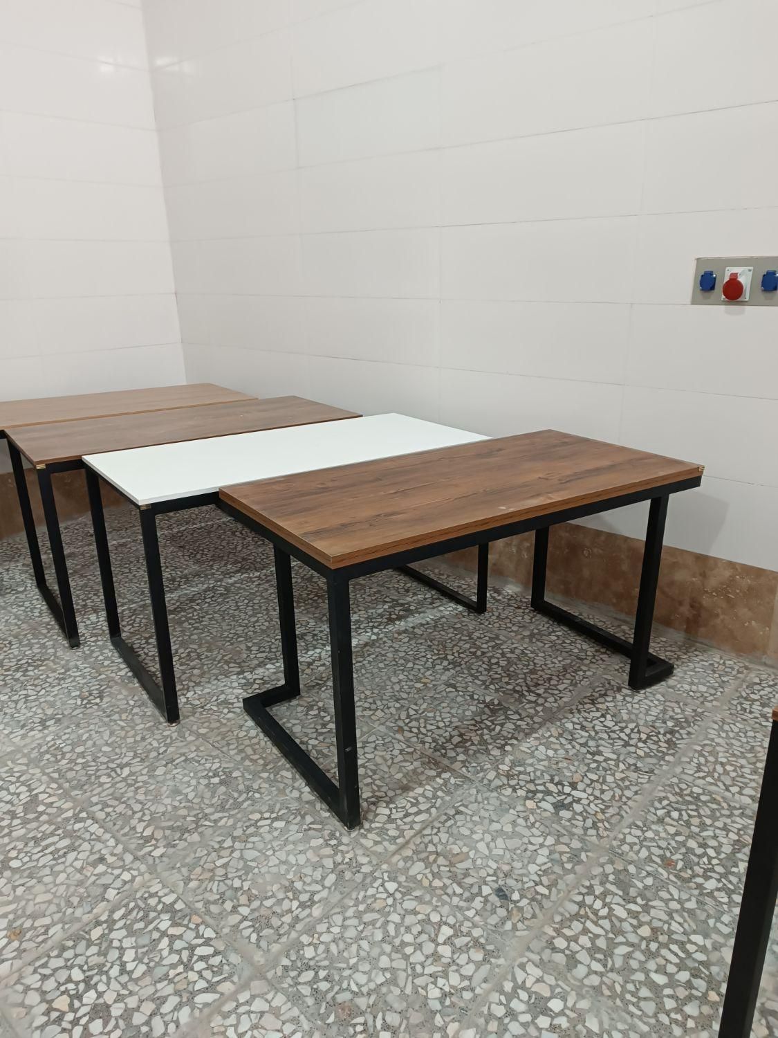 میز کار ساده میز کنفرانس میز مدیریت طرح ال آهنی|میز تحریر و کامپیوتر|اصفهان, رهنان|دیوار