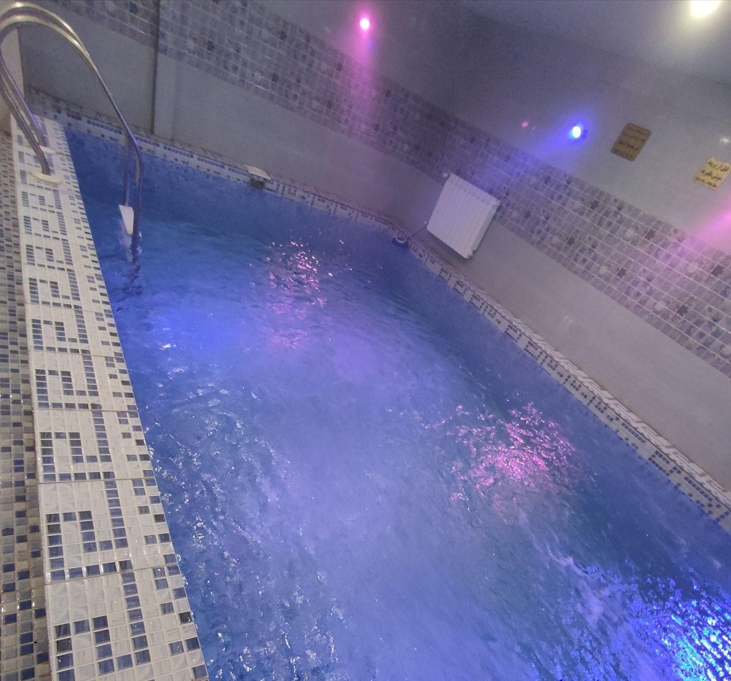 اجاره استخر از مالک (قیمت 3 نفر فقط امشب)|اجارهٔ کوتاهمدت ویلا و باغ|بندر انزلی, معلم|دیوار