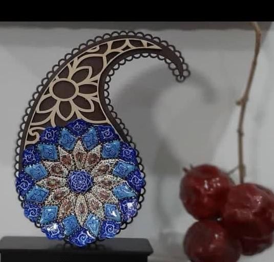 تندیس و لوح تقدیر با ظرف مینا کاری|مجسمه، تندیس، ماکت|مشهد, امام رضا (ع)|دیوار