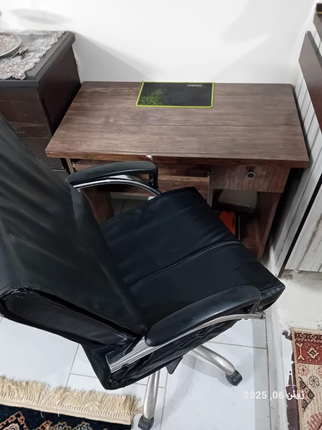 میز و صندلی تحریر|میز تحریر و کامپیوتر|گلستان (تهران), |دیوار