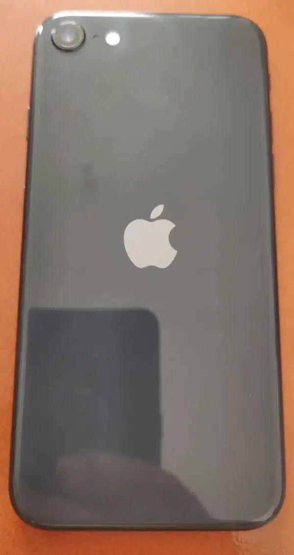 اپل iPhone SE (2020) با حافظهٔ ۱۲۸ گیگابایت|موبایل|همدان, |دیوار
