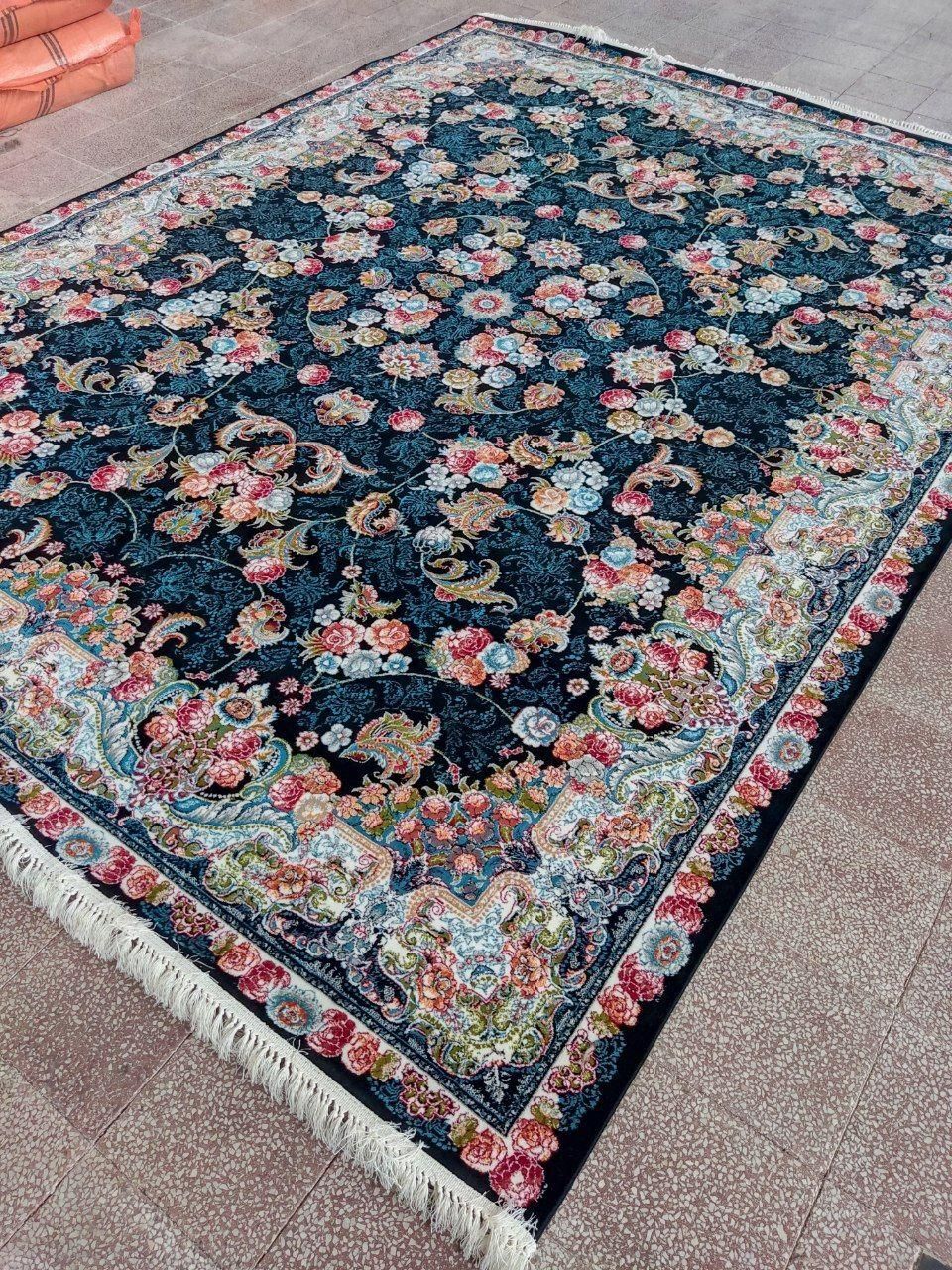 ۱۰مدل فرش ۱۲متری از هر مدل ۴تخته موجوده|فرش|خرم‌آباد, |دیوار