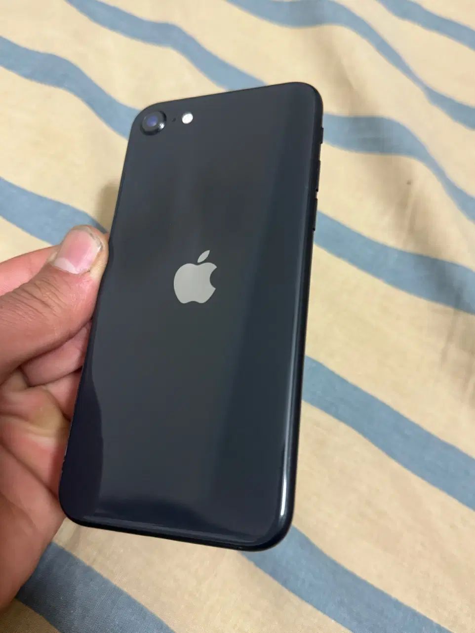 اپل iPhone SE با حافظهٔ ۱۲۸ گیگابایت|موبایل|تهران, جمهوری|دیوار