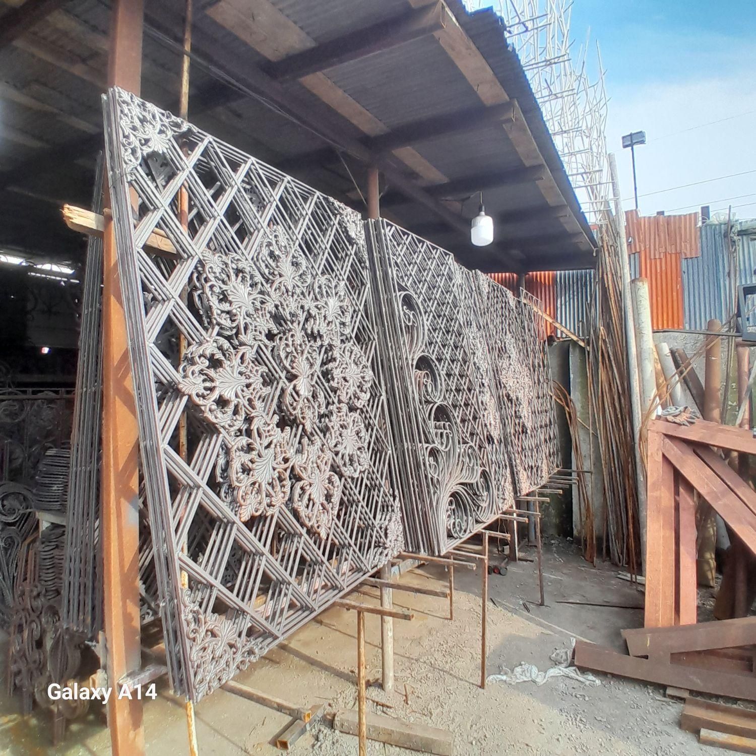 فرفورژه گلهای کادری درب اهن الات افق رشت|مصالح و تجهیزات ساختمان|رشت, فرزانه|دیوار