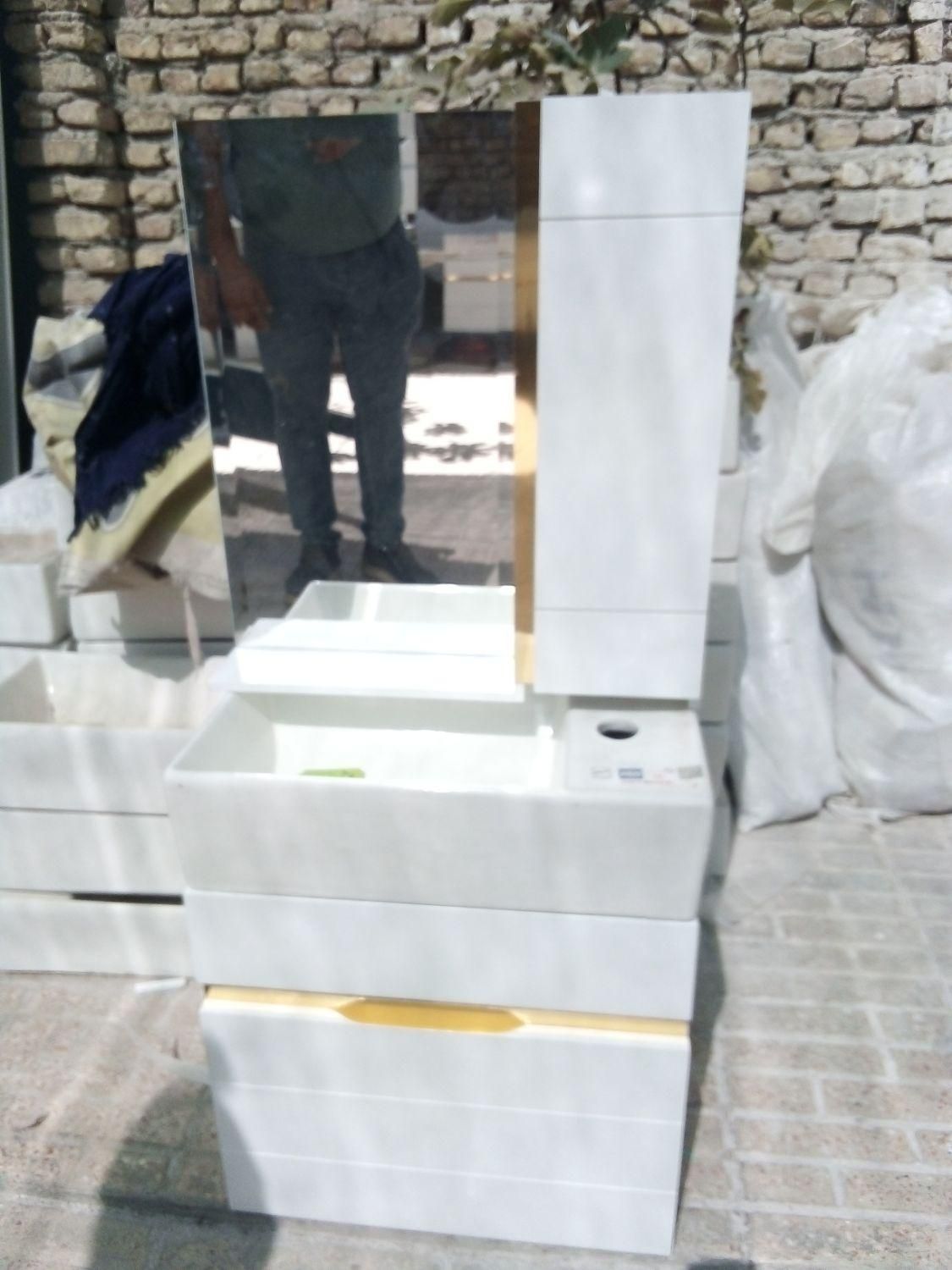 تولیدی روشویی فومیزه|لوازم سرویس بهداشتی|اصفهان, هفتون|دیوار