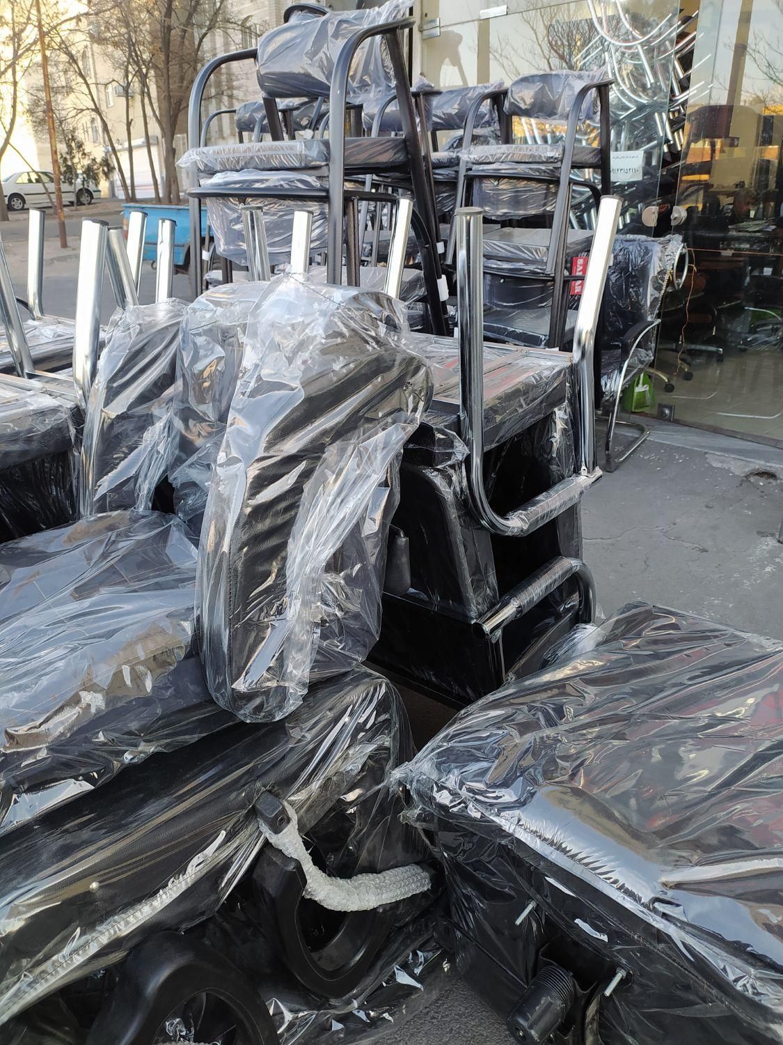 تولید کننده میز اداری و کارمندی و صندلی|مبلمان اداری|تبریز, |دیوار