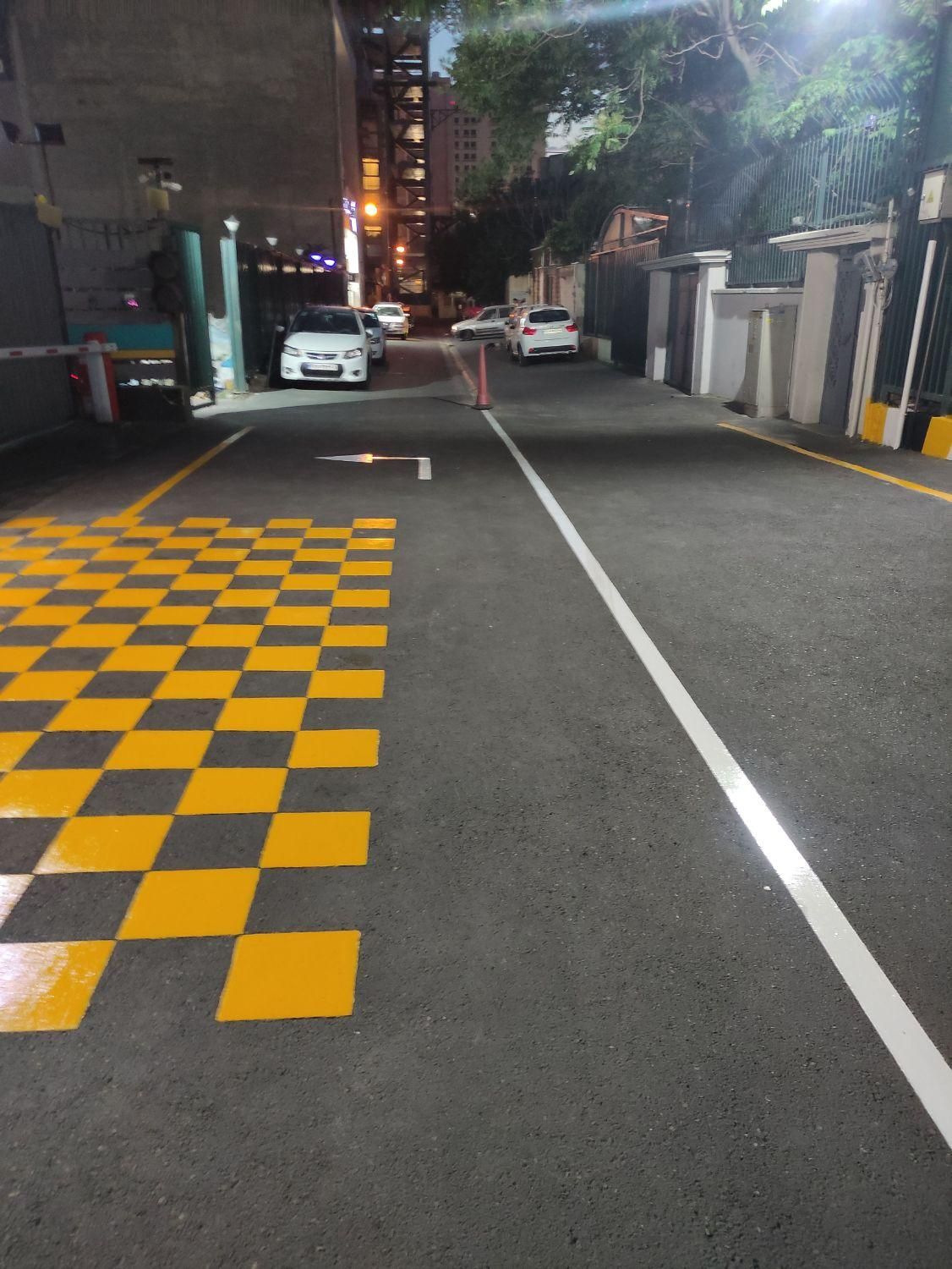 رنگ آمیزی و نقاشی ساختمان تهران حومه|خدمات پیشه و مهارت|تهران, صادقیه|دیوار