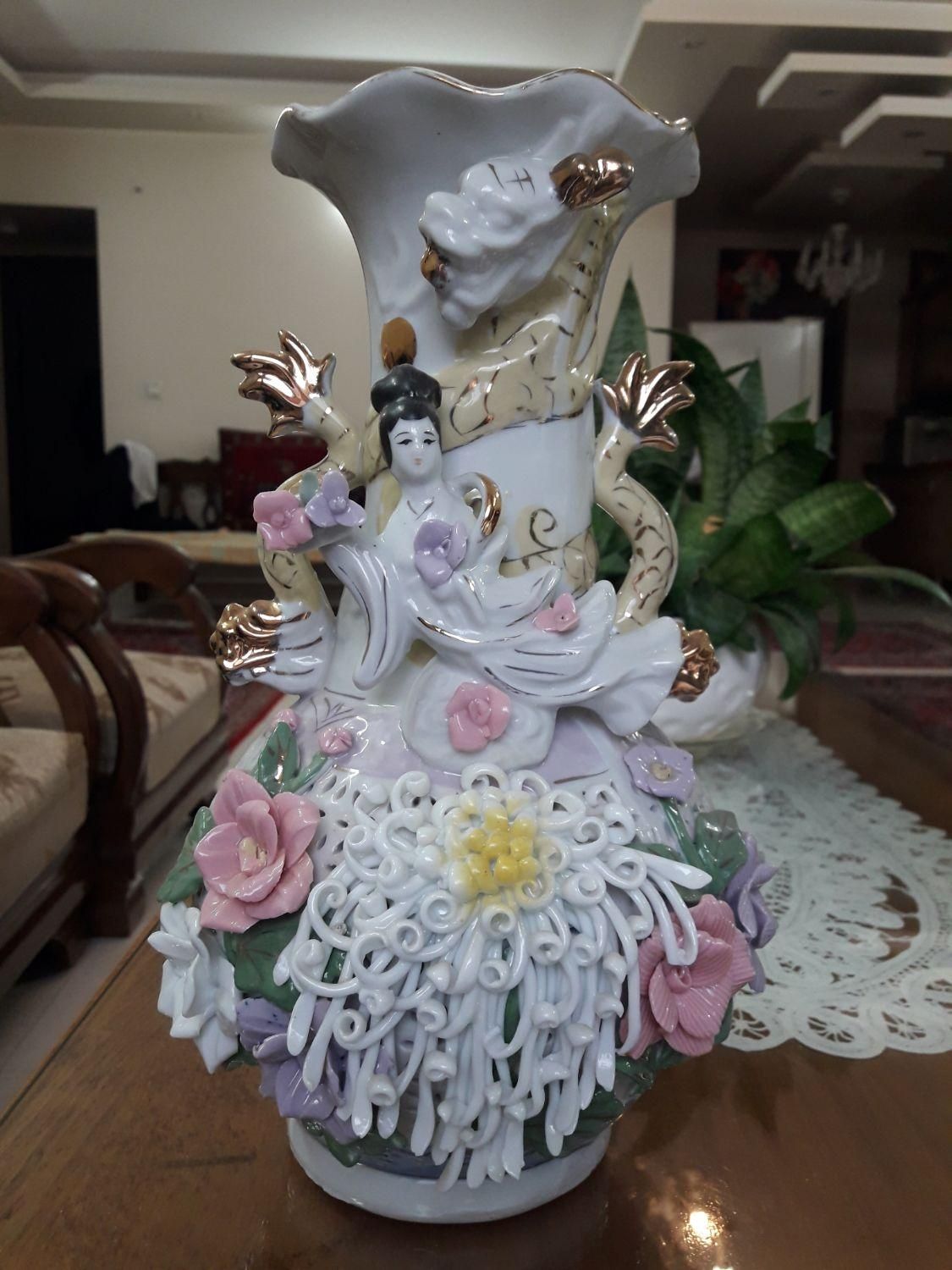 یک جفت گلدان قدیمی بسیارزیبا و بسیارظریف|کلکسیون اشیاء عتیقه|اصفهان, عسگریه|دیوار