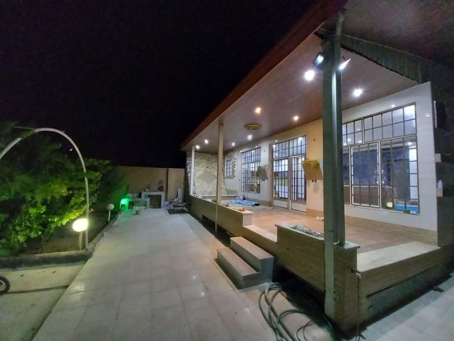 اجاره روزانه/هفتگی/ماهانه ویلا ۶۵۰ متری در نصرآباد|اجارهٔ کوتاهمدت ویلا و باغ|اصفهان, نصرآباد|دیوار