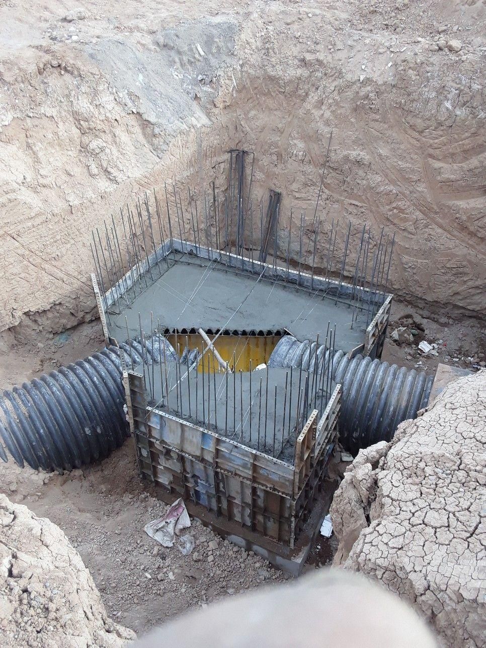 آرماتوربندی و قالب بندی وبتون ریزی|خدمات پیشه و مهارت|سیرجان, |دیوار