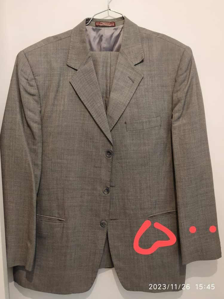 کت و شلوار|لباس|ساری, |دیوار